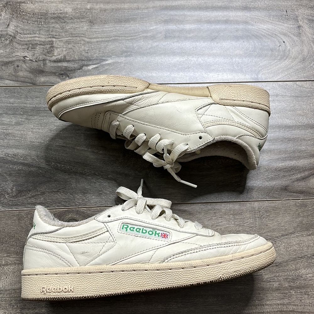 Women Reebok shoes - Picture 2 of 3